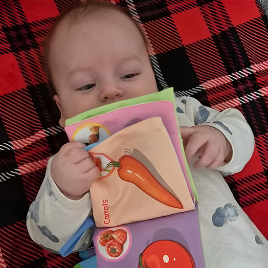 nourrisson manipule livre pour bebe en tissu