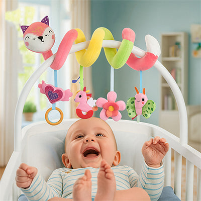 bébé allongé joue spirale d'activité bébé renard rose