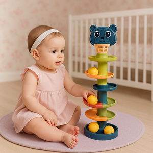 petite fille joue jouet bebe 6 mois 7 étages